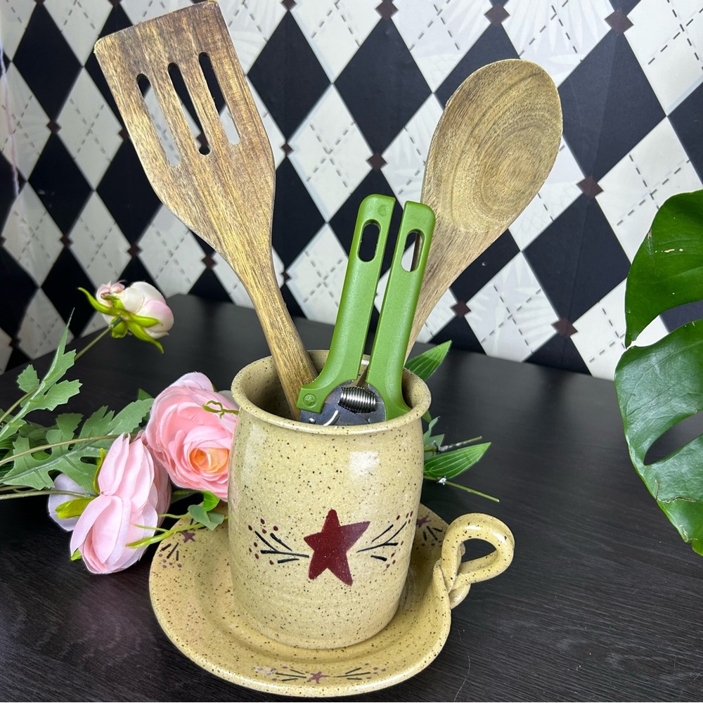Studio‎ Pottery Crock for Kitchen Utensils 5” + Underplate| Farmhouse Primitive - Picture 6 of 7
